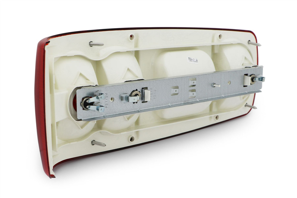 Rear light left with reverse triangular reflector Elddis Avante Caraluna 1
