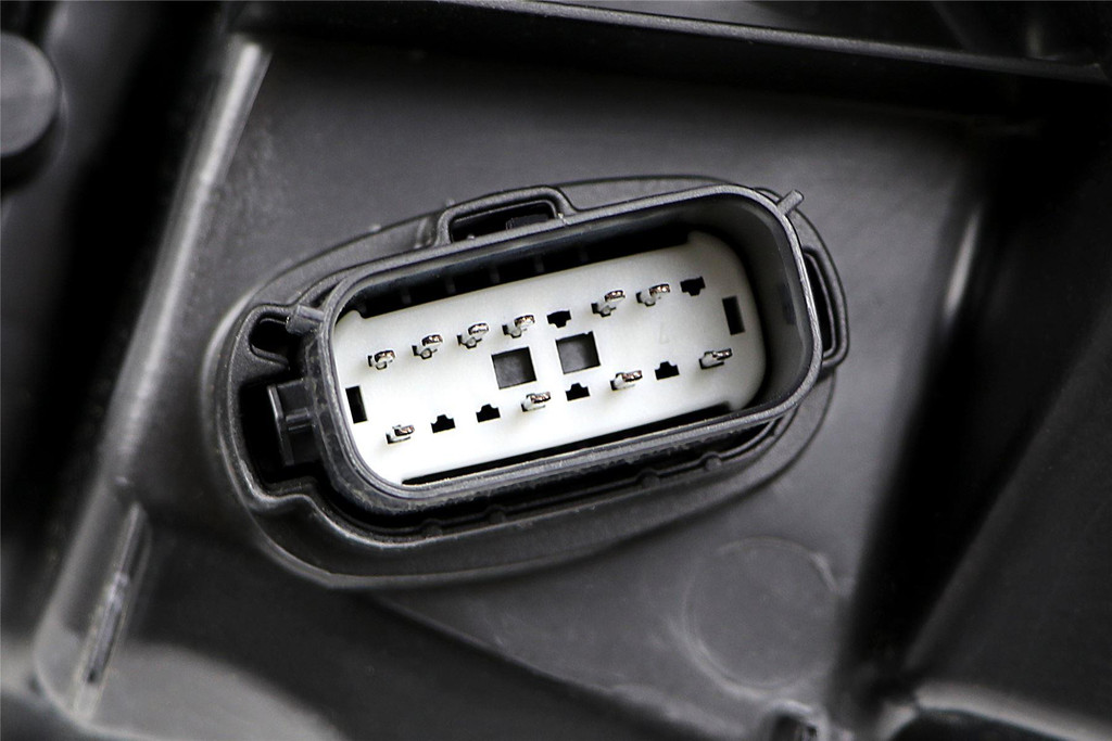 Headlight right DRL Ford Mondeo 18- Valeo