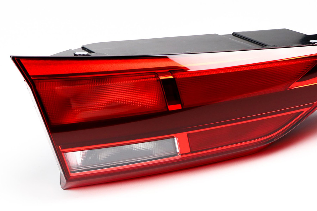 Rear light left inner Audi Q3 19-