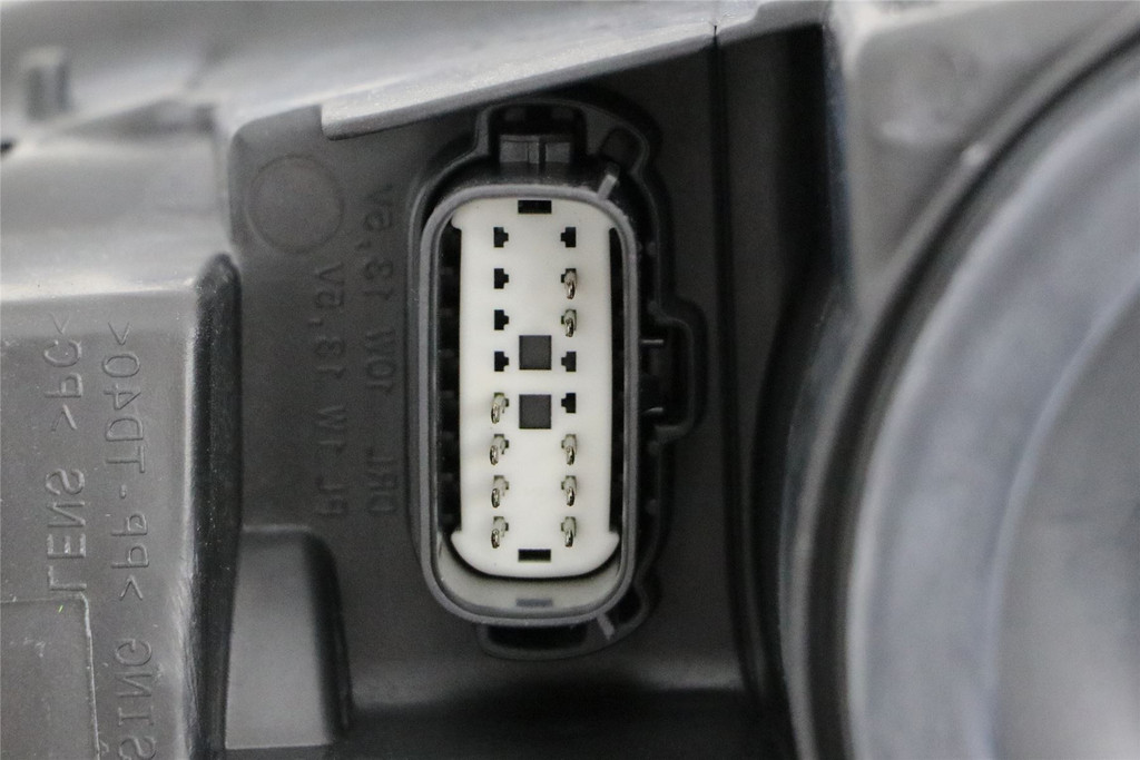 Headlight Bi-xenon right Ford Kuga 17-