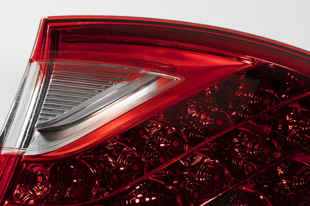 Rear light right outer red LED Porsche Cayenne 11-14 Valeo