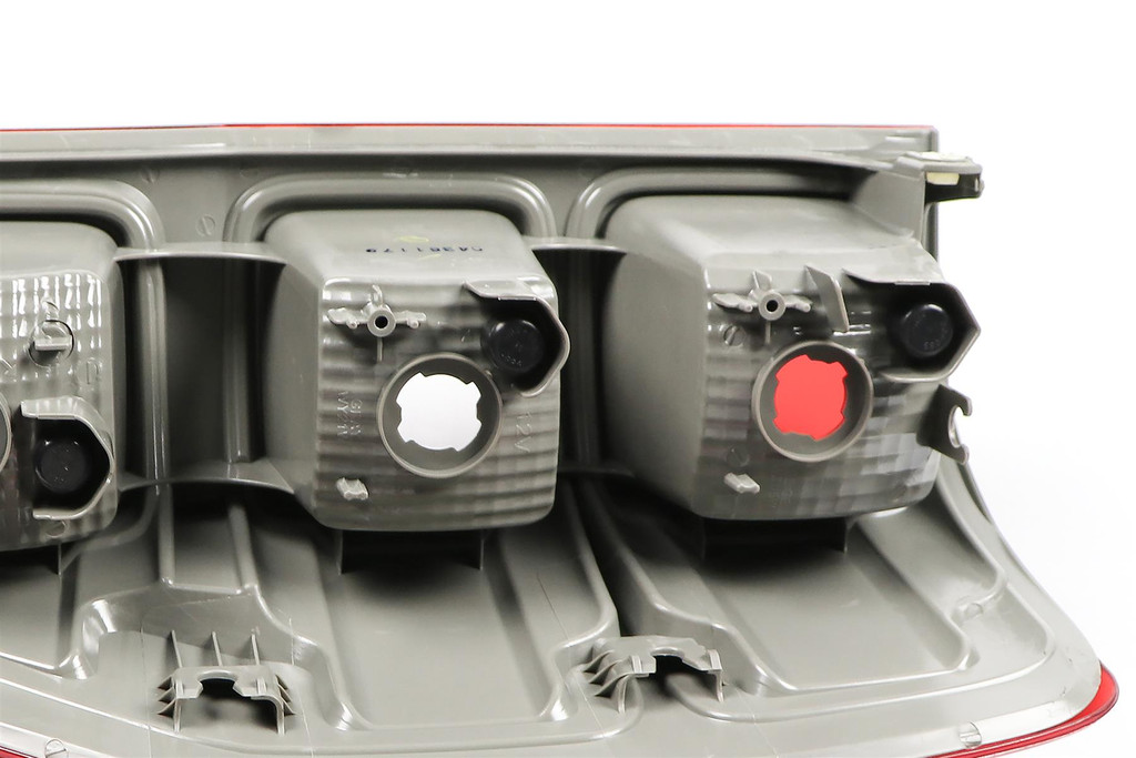 Rear light left dark red Ford Ranger 12-