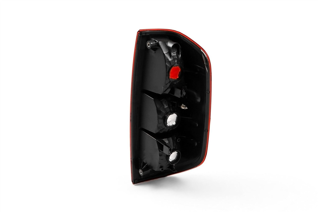 Rear light left For Nissan Navara 05-15