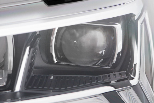 Headlight left LED adaptive Audi Q3 19-
