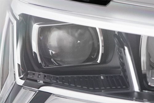 Headlight right LED adaptive Audi Q3 19-