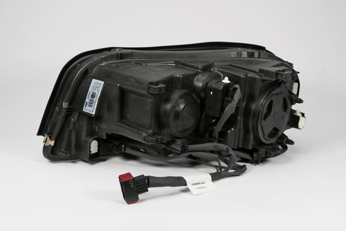 Headlight right xenon Volvo XC90 02-07
