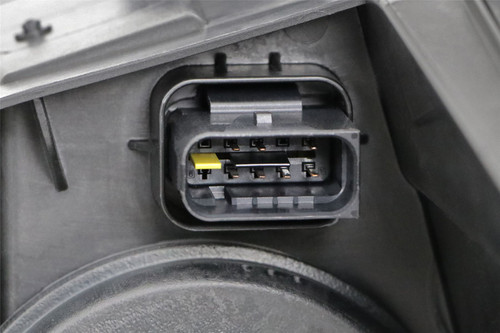 Headlight right LED DRL Peugeot 3008 17-