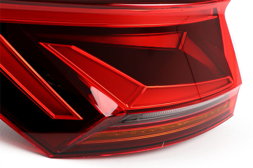 Rear light left LED dynamic indicator VW Touareg 18-