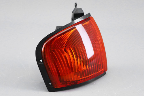 Front indicator right Mazda B2500 98-01