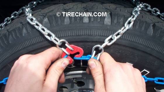 Diamond tire chains hook