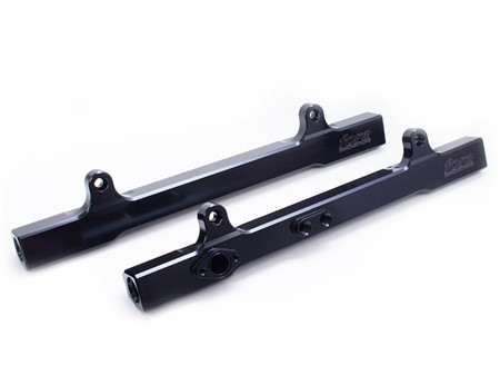 Fore- 2005-2010 Mustang GT Fuel Rails (Black)