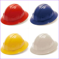 Pyramex Full Brim with Ratchet Suspensions