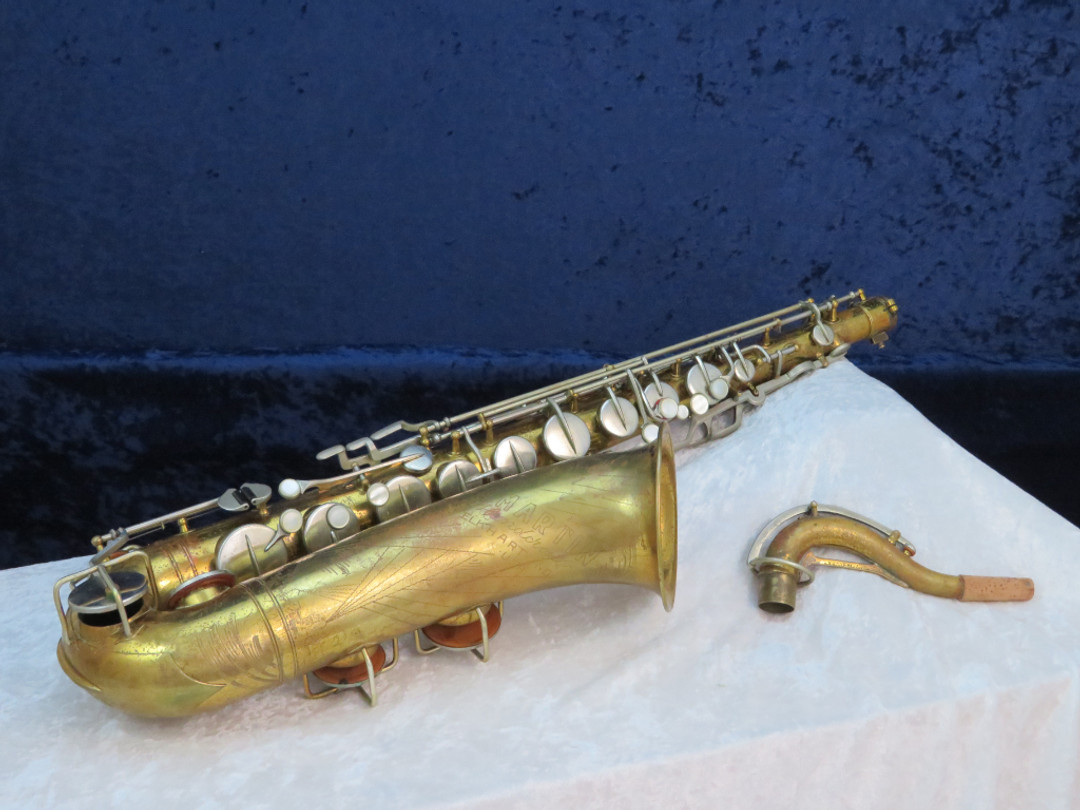 Martin Handcraft Committee Tenor Saxophone with Art Deco
