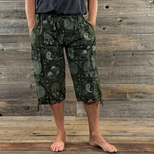 A LITTLE BIT OF EVERYTHING DIGGERS Cotton Enzyme Dye Clam Diggers - 3/4 Pants w/ Multi Print