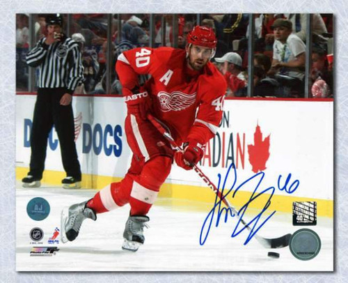 Henrik Zetterberg Detroit Red Wings Autographed Playmaker 16x20 photo Henrik Zetterberg Detroit Red Wings Autographed Playmaker 16x20 photo