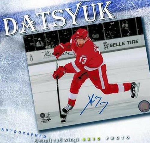 Pavel Datsyuk Detroit Red Wings Autographed Shooting 16x20 Photo