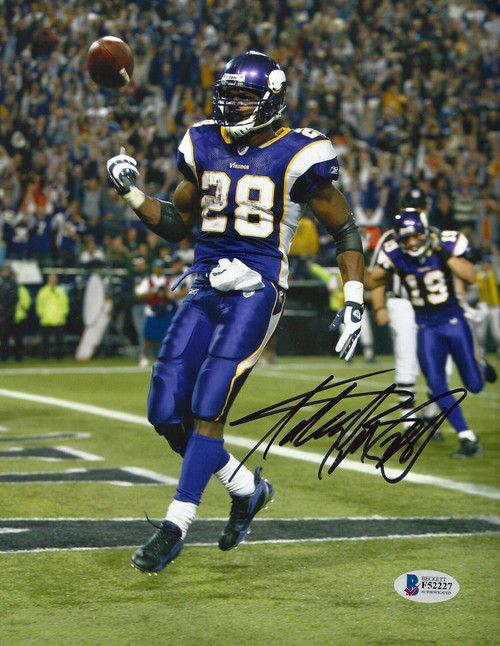Adrian Peterson Minnesota Vikings Autographed TD 8x10 photo.