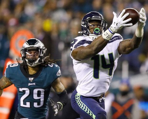 DK Metcalf Seattle Seahawks Autographed 16x20 Reaching Out Photo DK Metcalf Seattle Seahawks Autographed 16x20 Reaching Out Photo