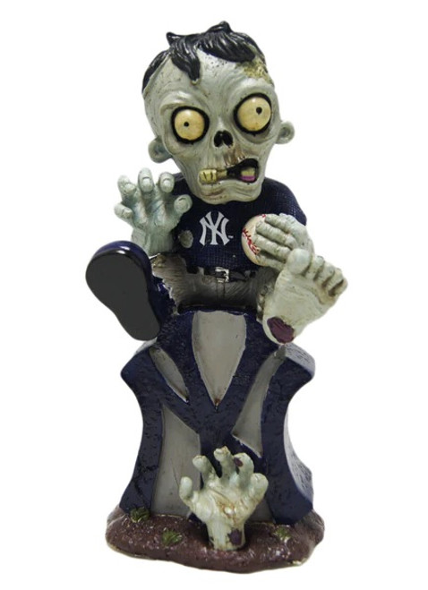 New York Yankees  MLB Zombie on Logo Resin Garden Figure
