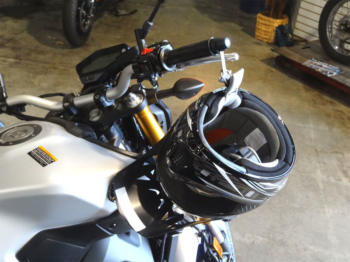 Lidlox, the World's Slickest Helmet Lock for Yamaha