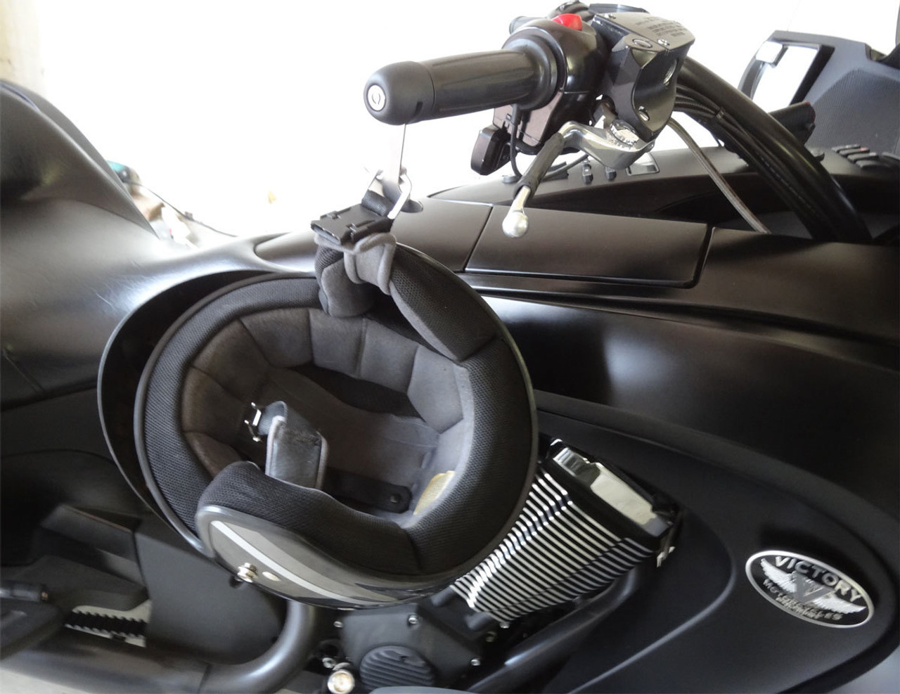 Lidlox Bar End Helmet Lock for Yamaha FJ09.