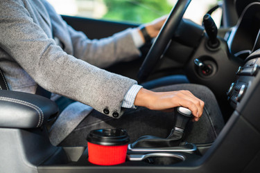 5 Smart Car Cup Holder Organizer Tips to End Messy Drives