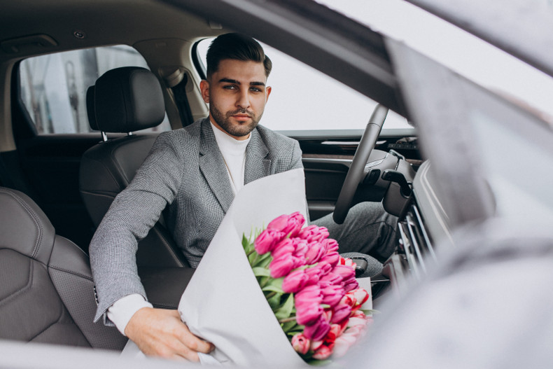 11 Amazing Gifts for Car Guys That Aren't Boring
