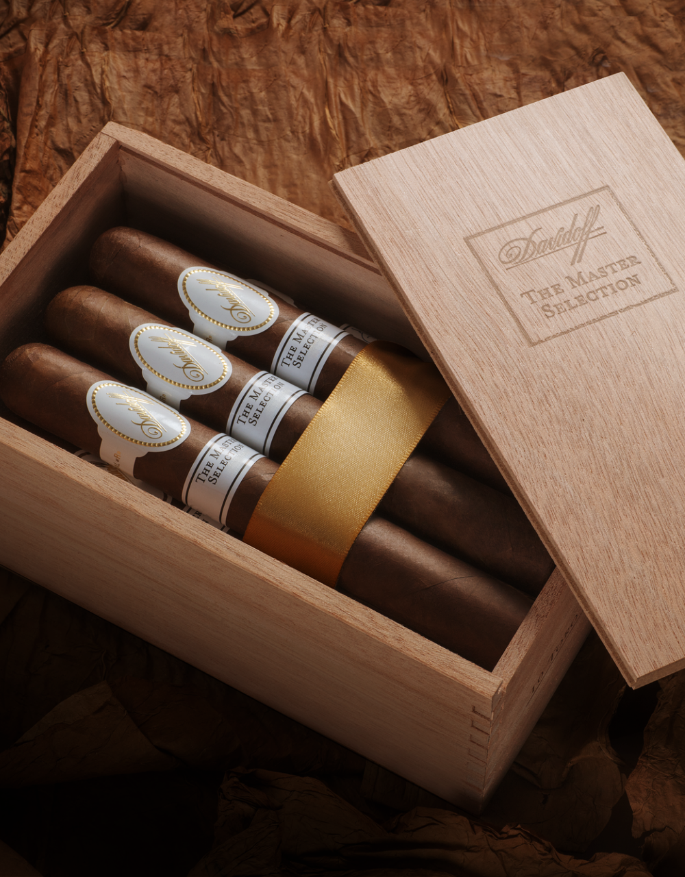 Vintage Davidoff Master Selection 2010 Box Open with Rare Cigars by Davidoff