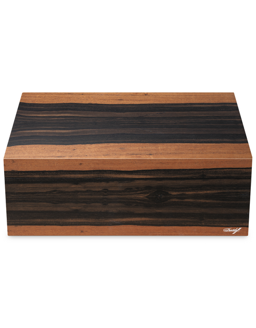 Davidoff Grande Humidor Matte Front Closed
