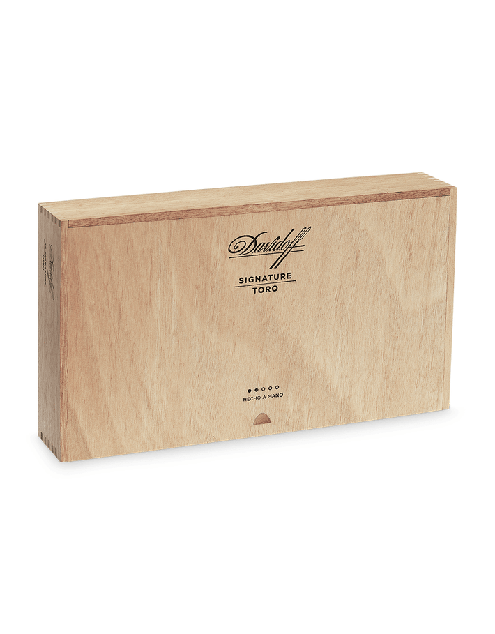 Davidoff Signature Toro Box Closed