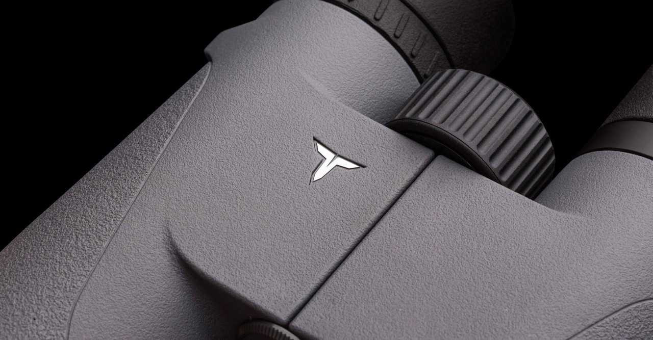 TORIC UHD SCHOTT HT 8X32 Compact Binocular - TRACT Optics