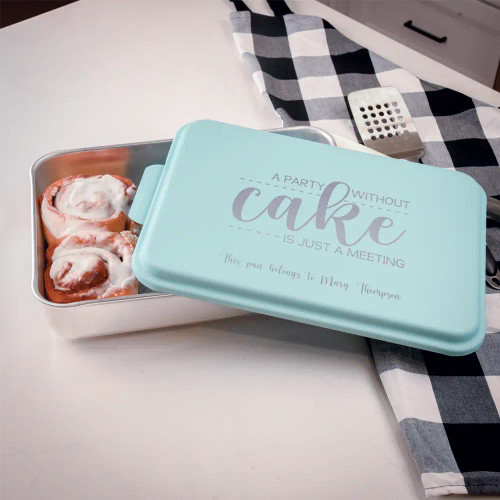 Personalized baking pan features owner's name so it'll never get lost!