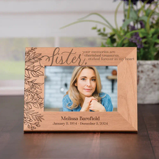 Personalized A Sister's Memory alder wood memorial picture frame with engraved name