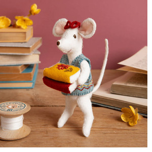 Little Mouse The Librarian Felt Craft Mini Kit Little Mouse The Librarian Felt Craft Mini Kit