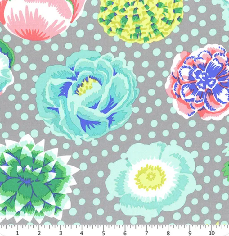 Big Blooms in Gray | Kaffe Fassett | per quarter metre