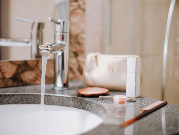 5 Reasons Why Hotels Love Makeup Remover Wipes