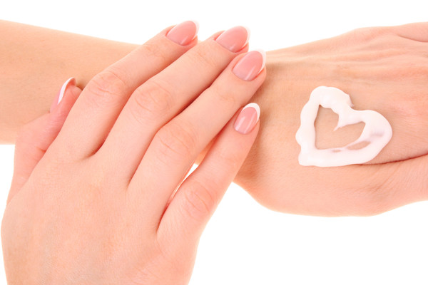4 Moisturizing Lotions for Winter Protection