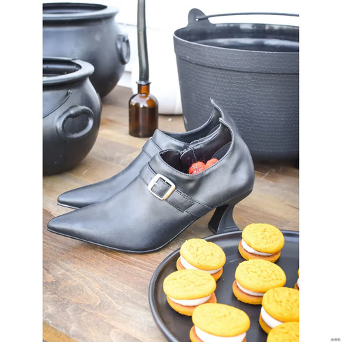 Women's Witch Shoes With Buckle Size Small