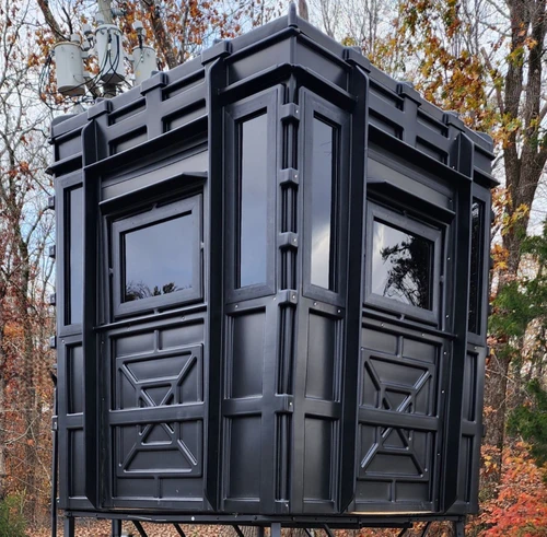 Hughes Hunting Blinds The Crusader with Full Door & Upgraded Windows