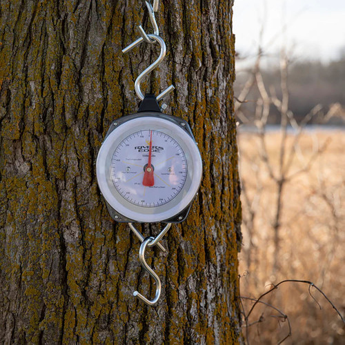 New Rivers Edge   Black/White Treestands Game Scale