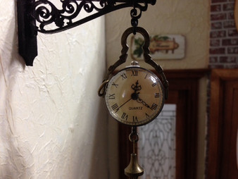 Working Hanging Clock