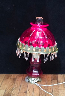 AB26-176 - 1/12 Scale - Working 12 Volt Light with Plastic Globesm- Chrysolite