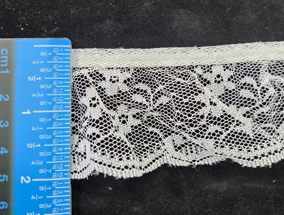  AB26-189 - 2" Lace Perfect for Dollhouse Curtains - 3 Yards