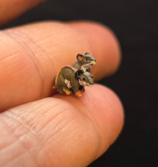 1/12 Scale Pair of Mice by Leslie Frick
