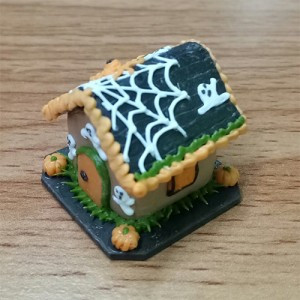 1/12 Scale Halloween Gingerbread House