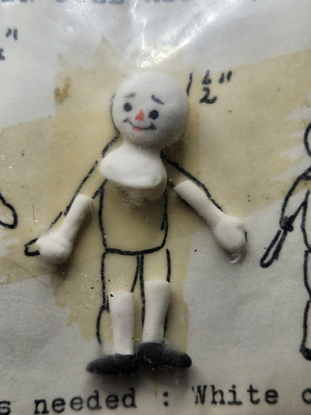 1 1/2" Porcelain Toy Doll Kit
