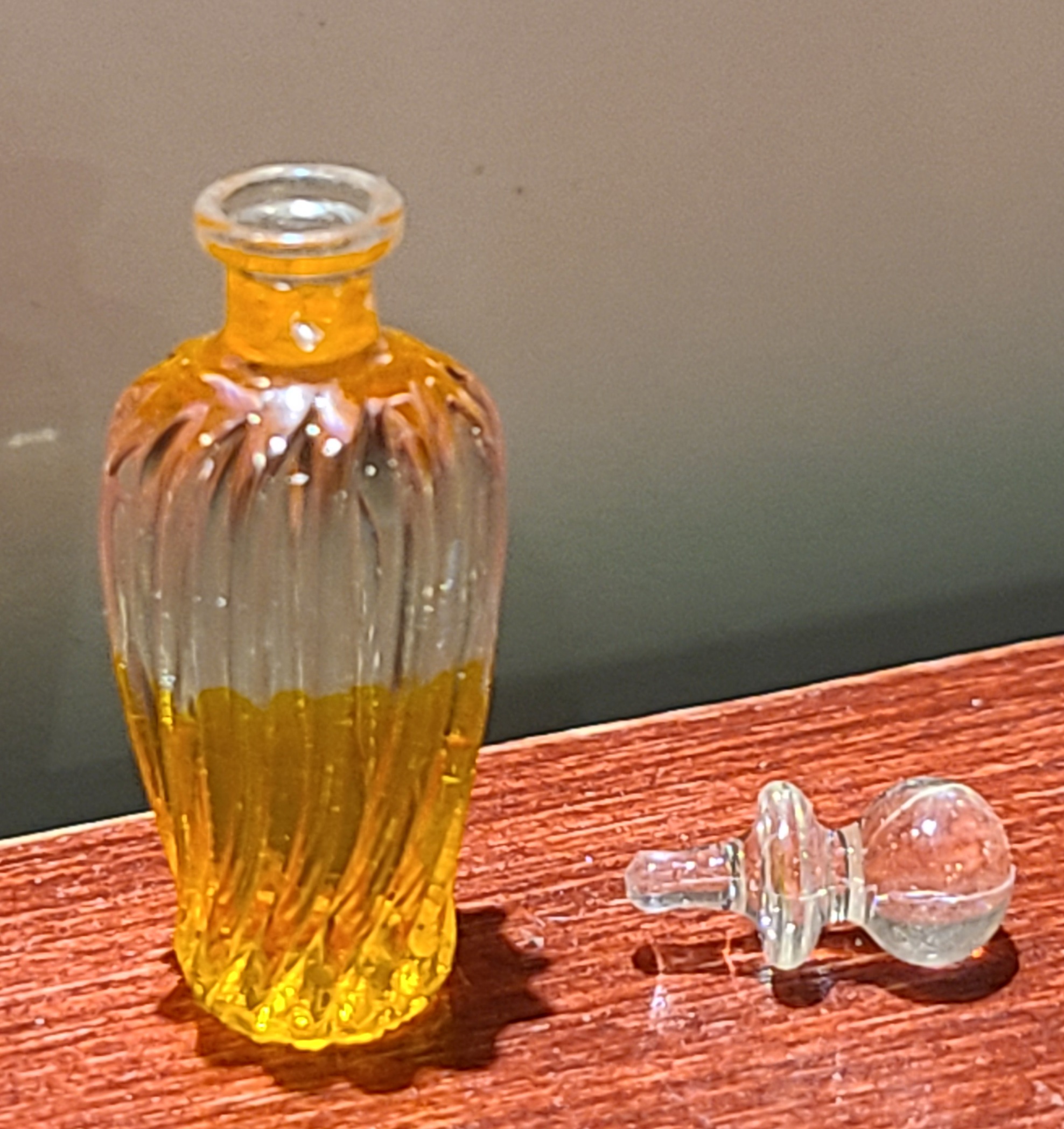 Set 3 Mini Bottiglie Vino E Whisky In Scala 1:12, Accessori Per Casa Delle Bambole E Pub - Foto 2