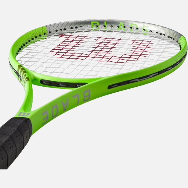 Wilson Blade Feel RXT 105 Tennis racket