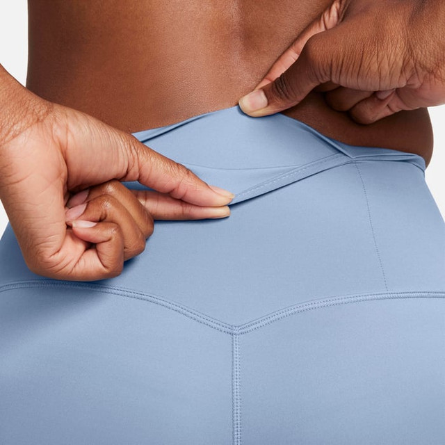 Nike Go Women's Firm-Support Mid-Rise 7/8 Leggings with Pockets