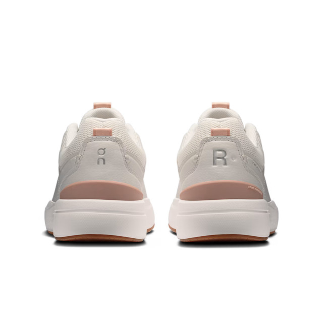 On THE ROGER Youth Shoes - Ivory | Rosehip